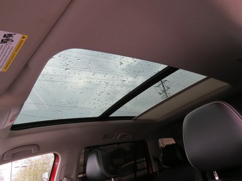 Used 2023 Volkswagen Atlas SEL Premium image 23