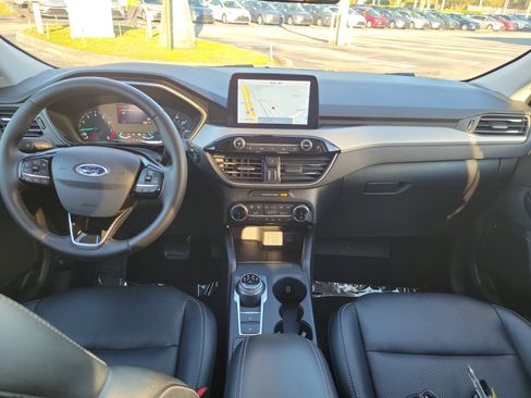Used 2022 Ford Escape SEL image 11