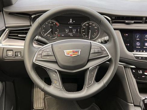 New 2026 Cadillac XT5 Luxury image 11