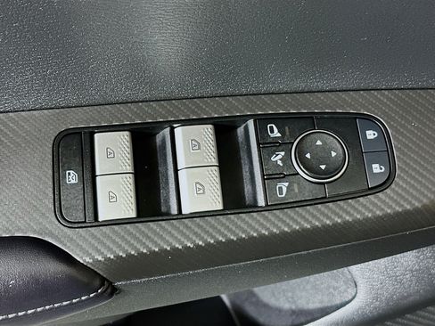 Used 2023 Mitsubishi Outlander SE AWD/4WD image 14
