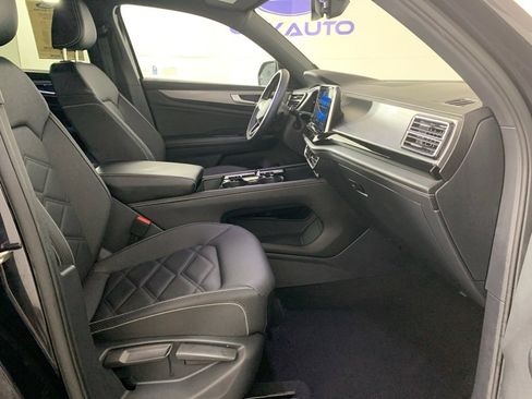 Used 2025 Volkswagen Atlas Cross Sport SE image 42