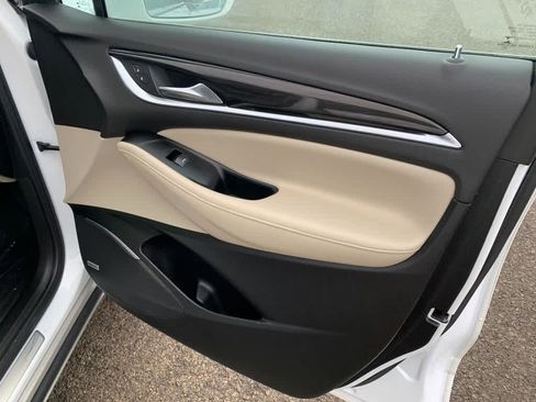 Used 2020 Buick Enclave Essence w/ Sound and Sites Package image 14