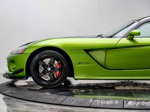 Used 2010 Dodge Viper ACR RWD image 10