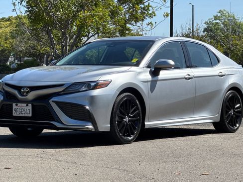 Used 2023 Toyota Camry XSE FWD image 7