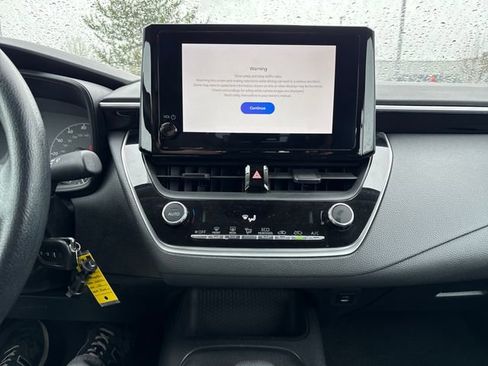 Used 2023 Toyota Corolla LE image 22