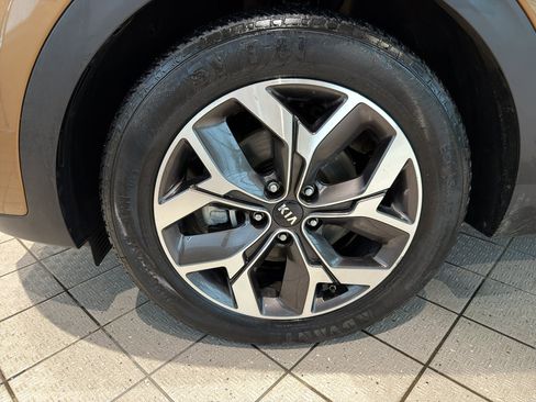 Used 2020 Kia Sportage EX w/ Option Group 15 FWD image 9