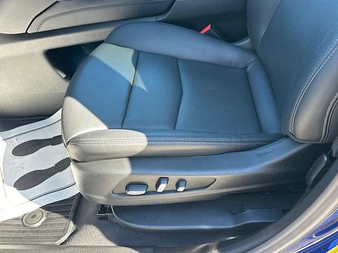 Used 2025 Cadillac XT6 Premium Luxury image 12