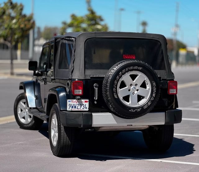 Used 2012 Jeep Wrangler Unlimited Sahara AWD/4WD image 12