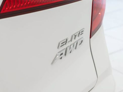 Used 2018 Honda Pilot Elite image 12