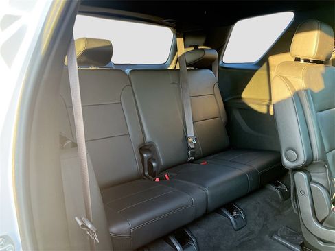 Used 2023 Chevrolet Traverse LT w/ LT Premium Package image 29