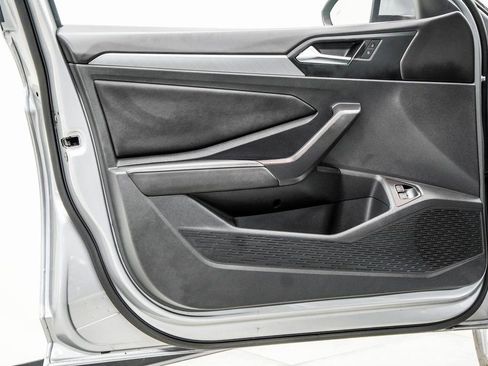 Used 2024 Volkswagen Jetta SE image 38