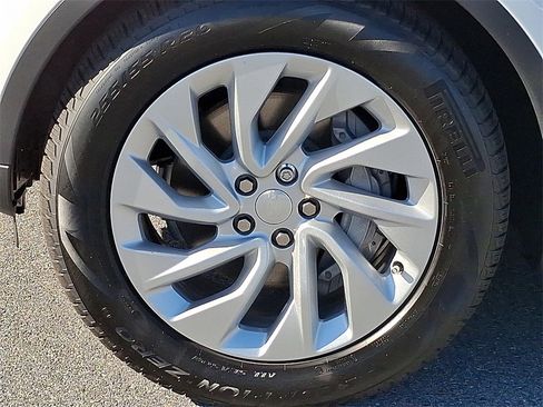 New 2025 Land Rover Discovery S image 5