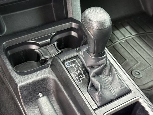 Used 2021 Toyota Tacoma SR AWD/4WD image 20