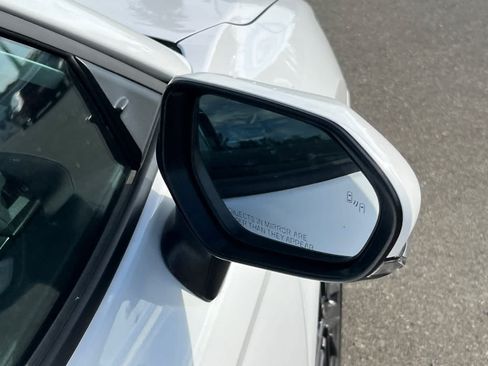 Used 2025 Toyota Camry SE FWD image 19