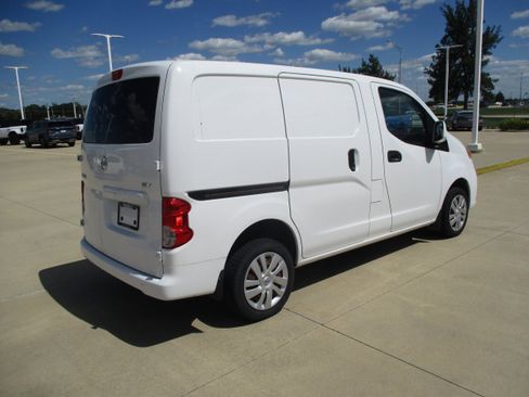 Used 2020 Nissan NV200 SV w/ Back Door Glass Package FWD image 4