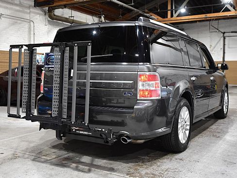 Used 2019 Ford Flex SEL w/ Class III Trailer Tow Package FWD image 4
