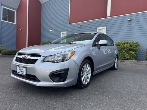 Used 2014 Subaru Impreza 2.0i Premium w/ All-Weather Package w/CVT AWD/4WD image 4