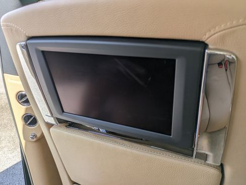 Used 2010 Rolls-Royce Ghost Base image 15