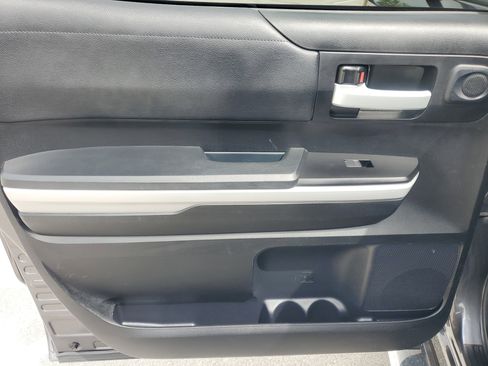 Used 2019 Toyota Tundra SR5 w/ SR5 Upgrade Package AWD/4WD image 13