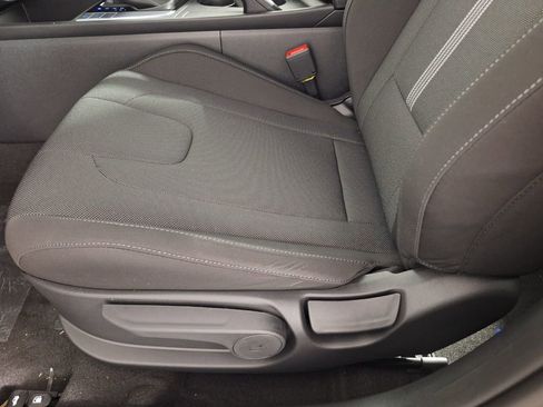 Used 2026 Hyundai Elantra SE FWD image 30