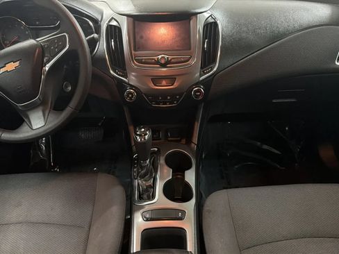 Used 2019 Chevrolet Cruze LS w/ LS Convenience Package FWD image 16