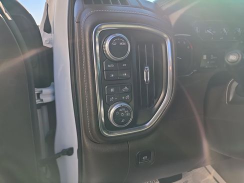 Used 2020 GMC Sierra 1500 SLT image 12