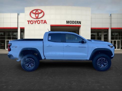 Used 2024 Chevrolet Colorado ZR2 w/ Technology Package image 4