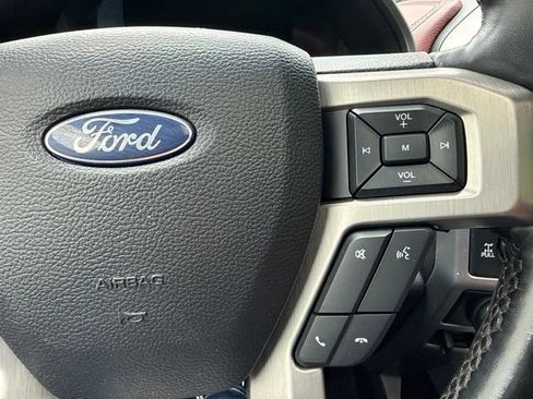 Used 2019 Ford F150 Platinum w/ Equipment Group 701A Luxury AWD/4WD image 10