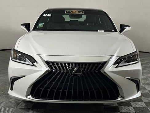 Used 2025 Lexus ES 350 w/ Premium Package FWD image 12