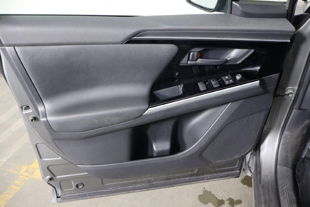 Used 2024 Toyota bZ4X AWD w/ Weather Package image 20