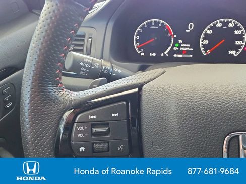 Used 2025 Honda Ridgeline Black Edition image 24