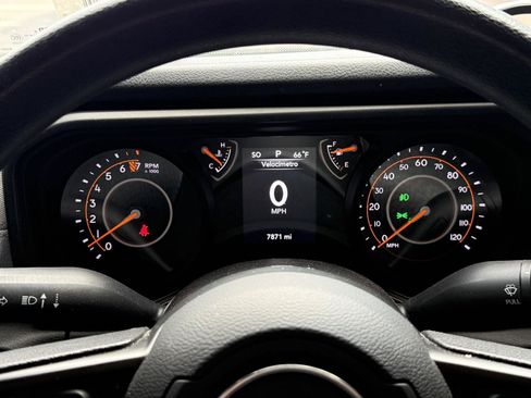 Used 2025 Jeep Gladiator Sport AWD/4WD image 15