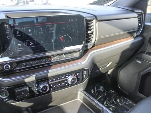 Used 2024 GMC Sierra 3500 SLT image 21