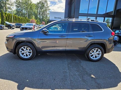 Used 2015 Jeep Cherokee Latitude w/ Cold Weather Group AWD/4WD image 2