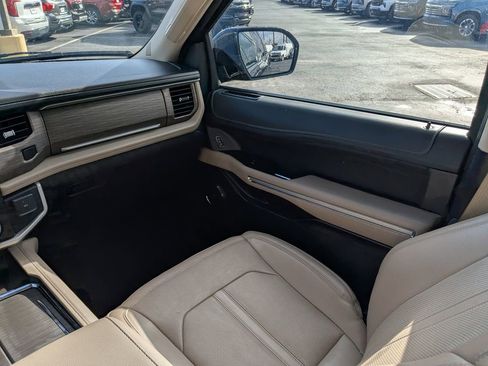 Used 2024 Ford Expedition Max Limited image 20