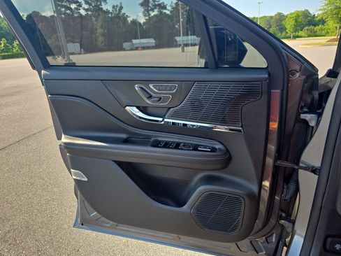 Certified 2022 Lincoln Corsair AWD w/ Premium Package image 27