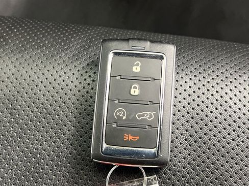 Used 2023 Jeep Wagoneer L Series II image 36