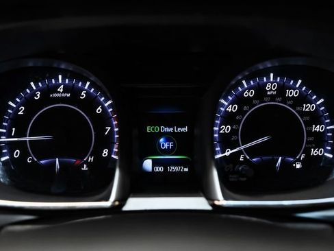 Used 2016 Toyota Avalon XLE FWD image 28