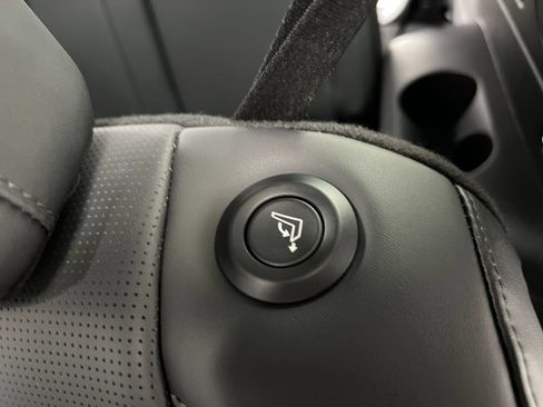 Used 2026 Hyundai Palisade SEL FWD image 19
