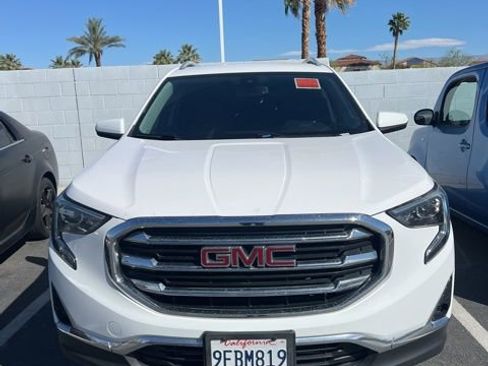 Used 2020 GMC Terrain SLT image 2