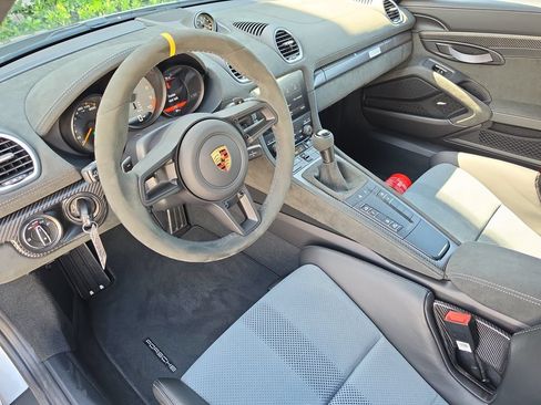 Used 2025 Porsche 718 Cayman GT4 RS RWD image 11