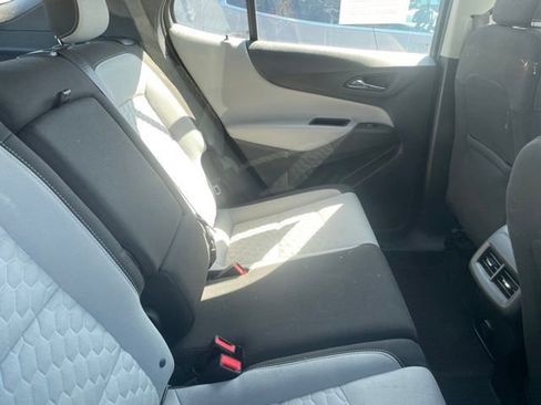 Used 2018 Chevrolet Equinox LS FWD image 3