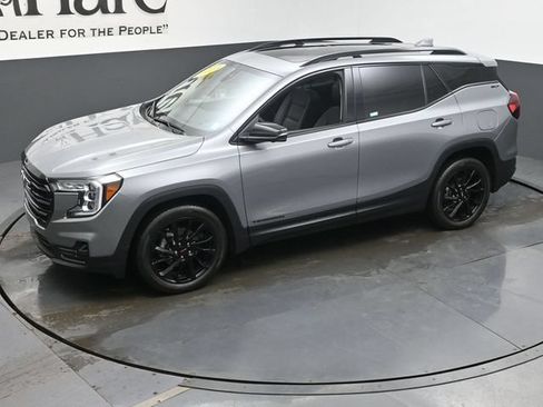 Used 2023 GMC Terrain SLT w/ Tech Package FWD image 44