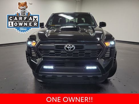 Used 2024 Toyota Tacoma TRD Sport w/ TRD Sport Upgrade Package AWD/4WD image 3