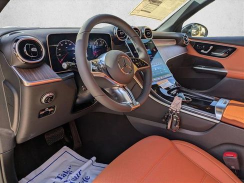 Used 2026 Mercedes-Benz GLC 300 image 3
