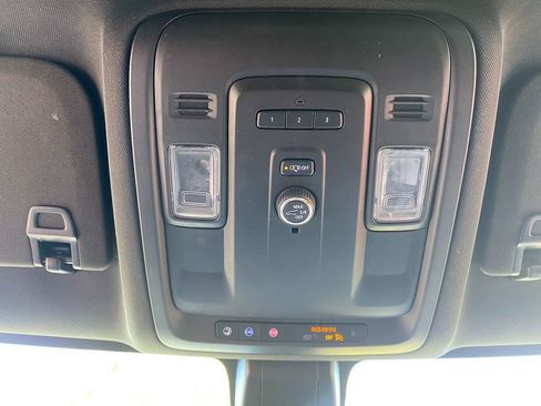 Used 2021 Chevrolet Tahoe LT AWD/4WD image 23