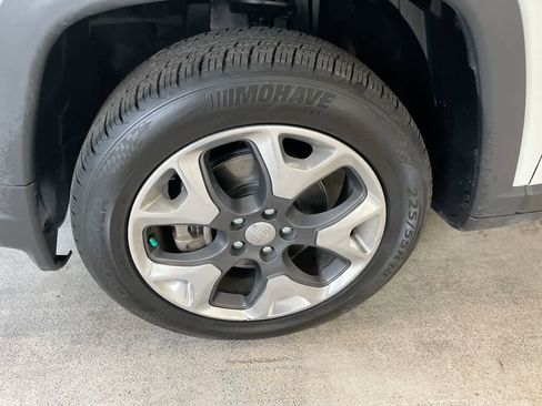 Used 2018 Jeep Compass Limited image 10