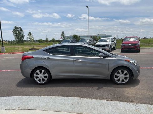 Used 2012 Hyundai Elantra Limited FWD image 4