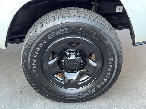 Used 2020 Toyota Tacoma SR5 image 31