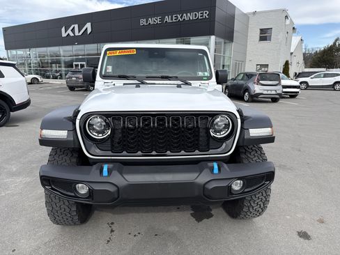 Used 2024 Jeep Wrangler Willys image 9